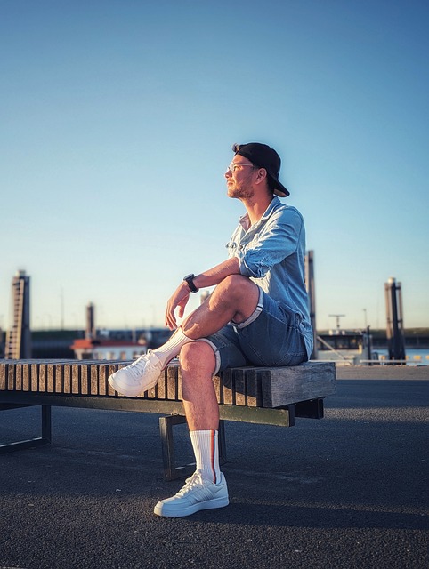 不仅帮助他 不仅帮助他